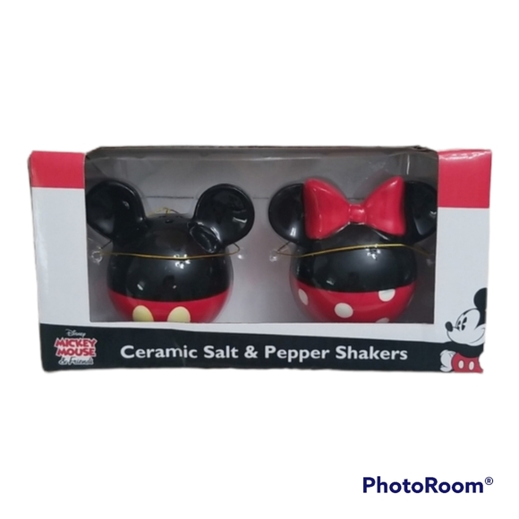 Disney Other - Disney Mickey and Minnie mouse salt and pepper shakers
